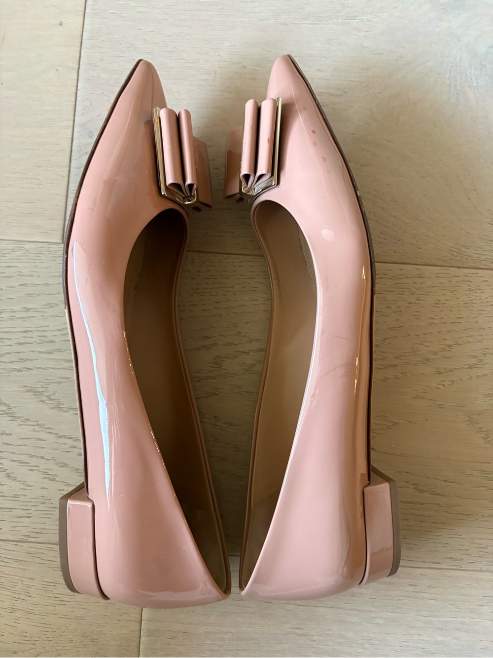 Salvatore Ferragamo Women's Pink Patent Leather Pointed-Toe Flats - Picture 6 of 9